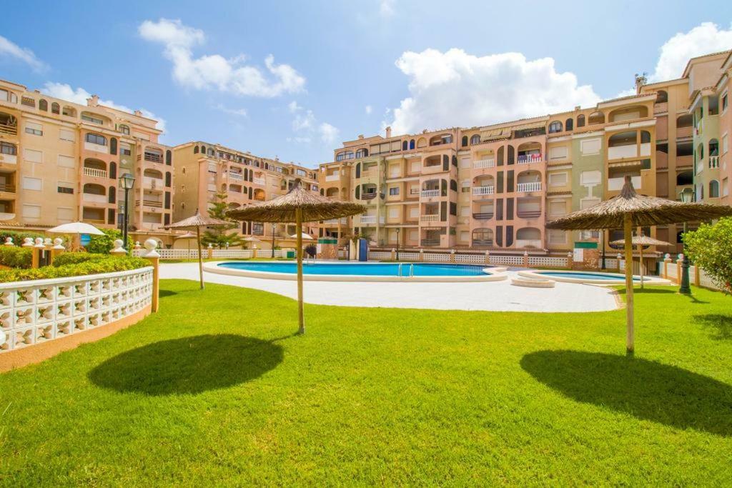 Apartment To Rent In Costa Blanca Torrevieja Kültér fotó
